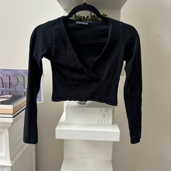 Brandy Melville Tops - Brandy Melville Black Long Sleeve Crop Top